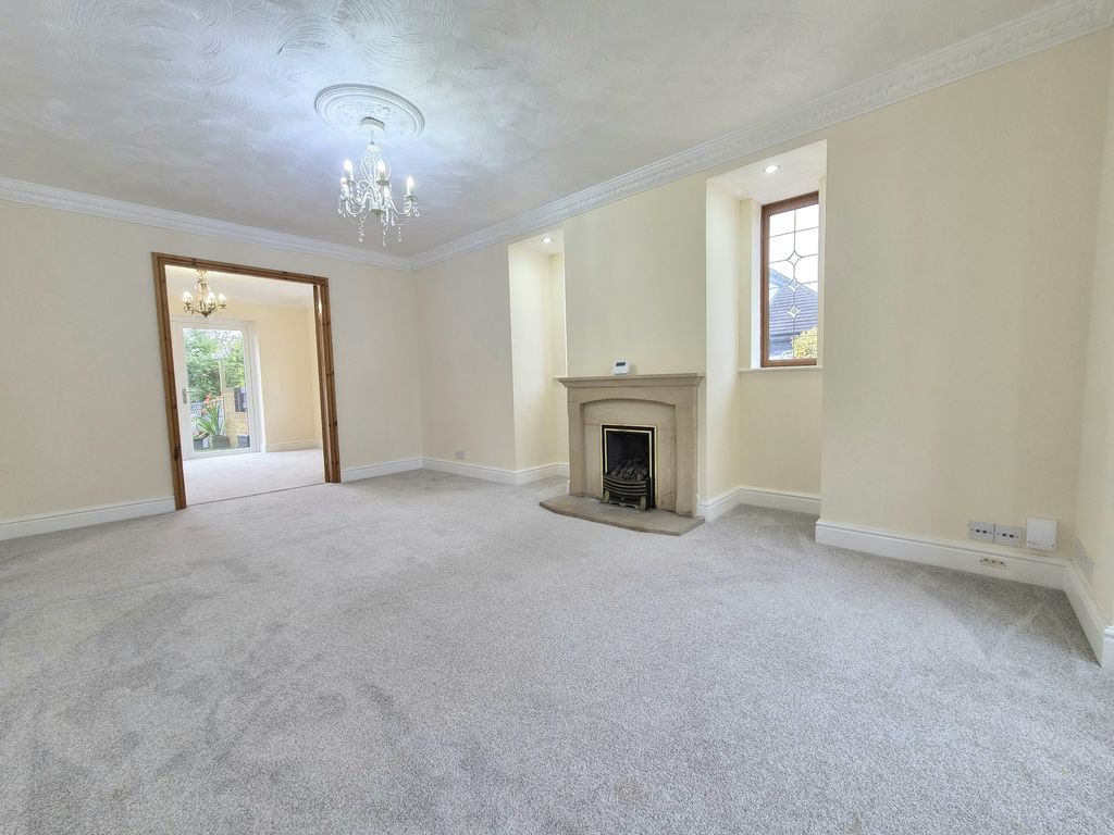 Property photo 2 of 25