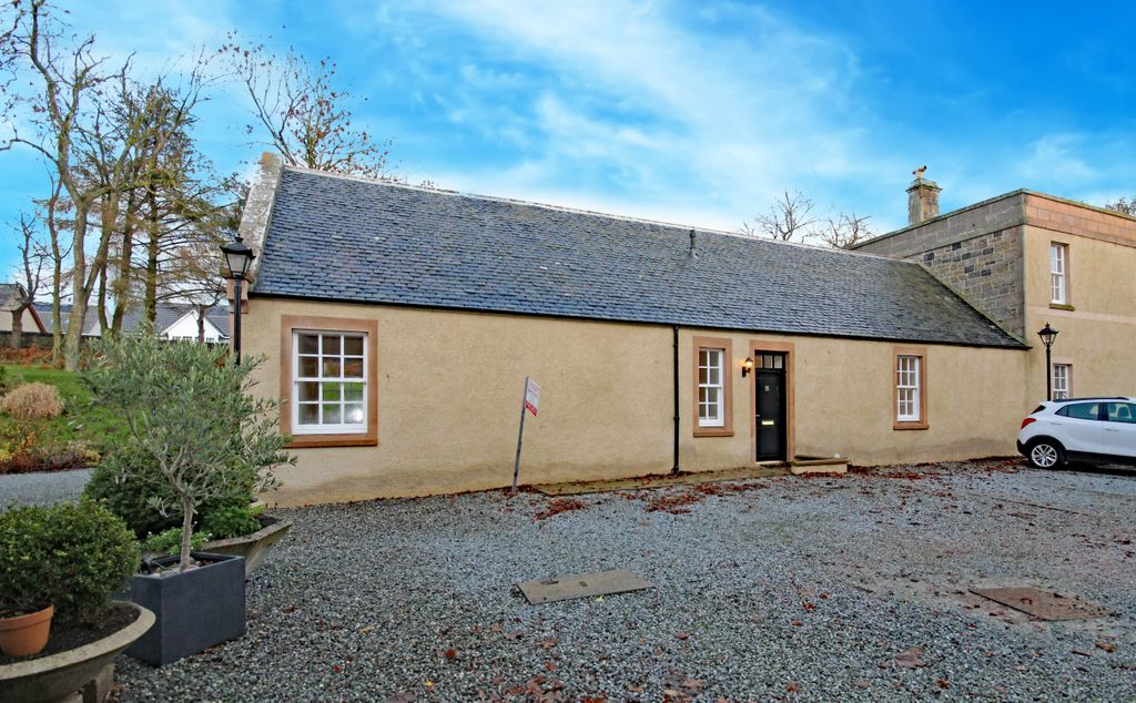 Property photo 2 of 25