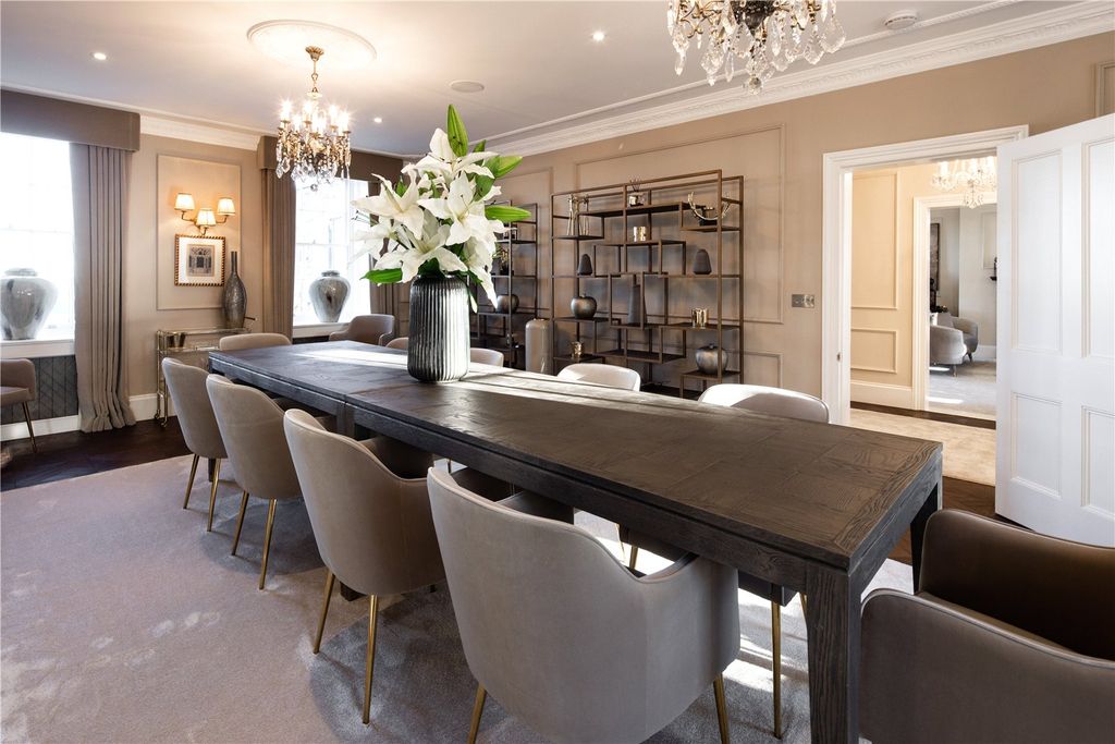 Property photo 3 of 25 Dining Room