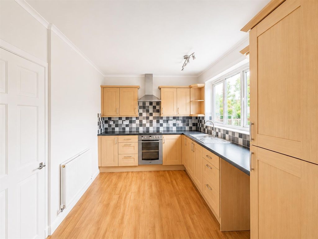 Property photo 2 of 12 848B0F6c-Dd4c-4Bc7-Af21-E72A2E67F778.Png