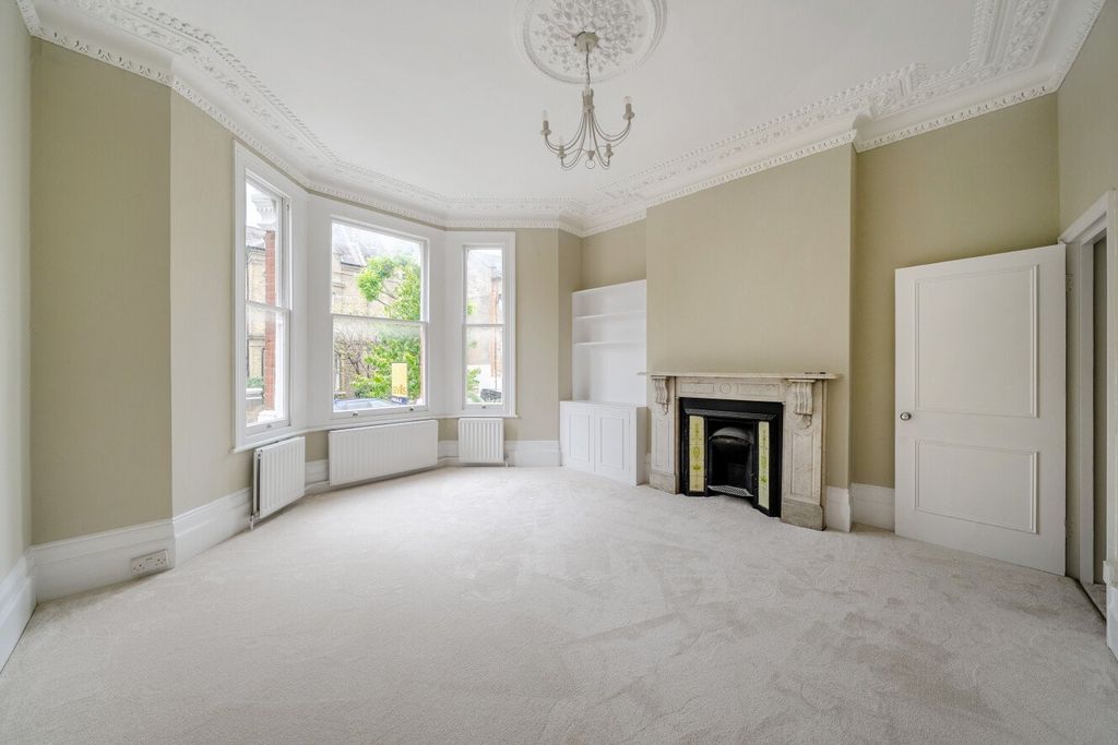 Property photo 2 of 9 Picture No. 15