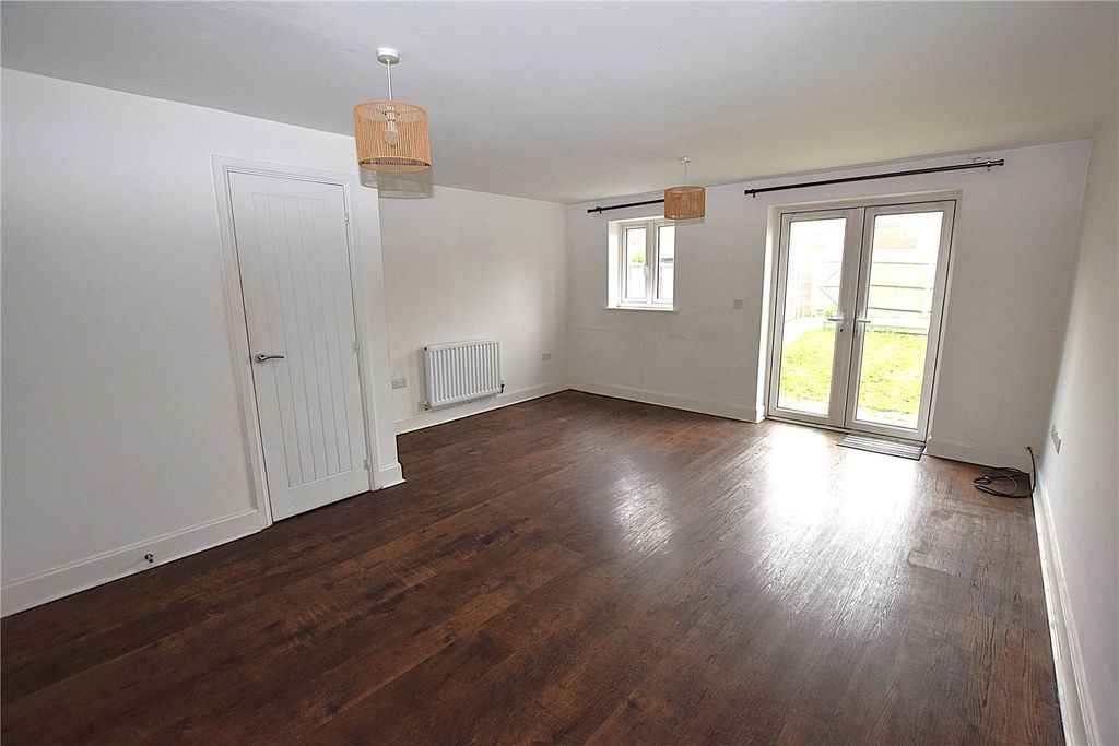 Property photo 2 of 15 Picture No. 31