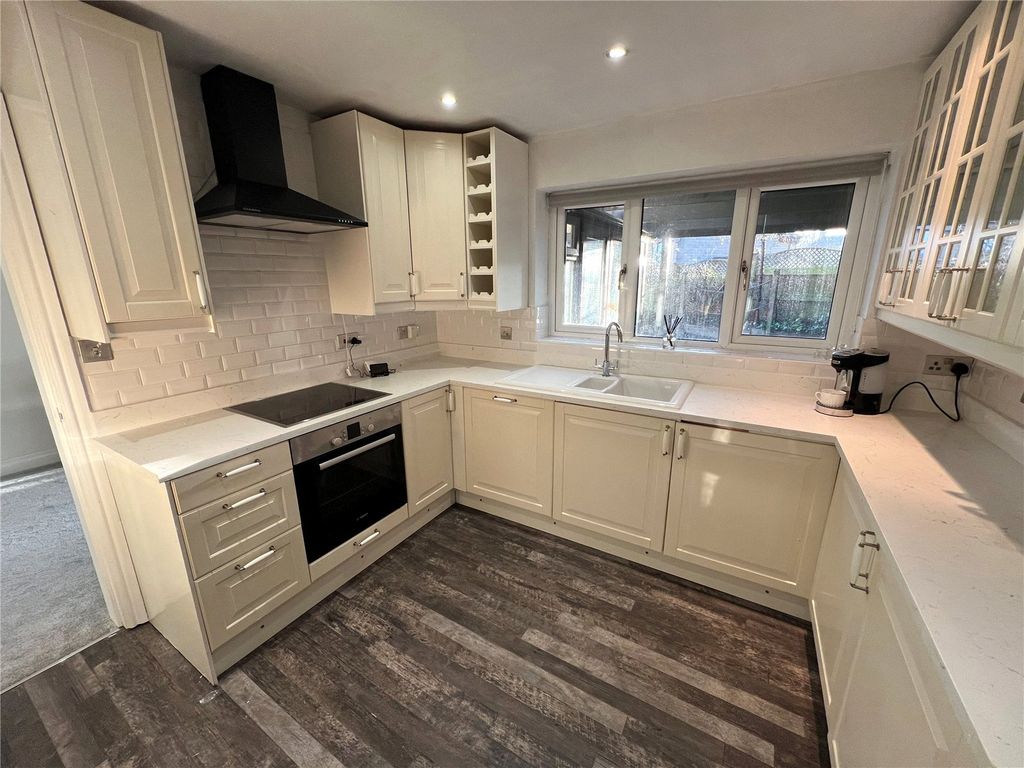 Property photo 2 of 14 Kitchen