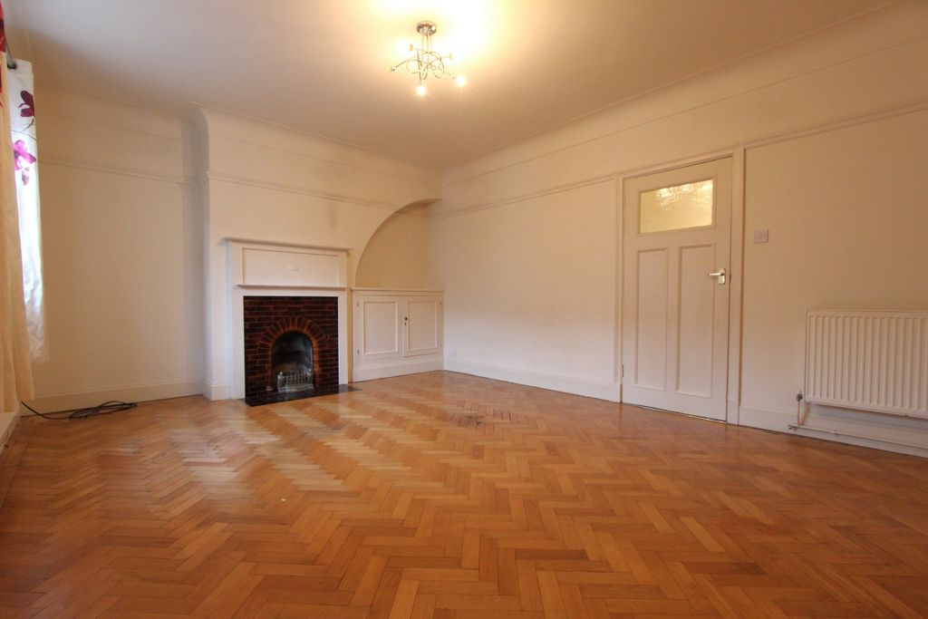 Property photo 3 of 10 Photo 3