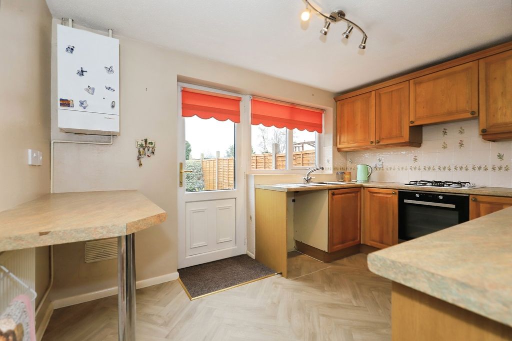 Property photo 3 of 8 Breakfast Kitchen