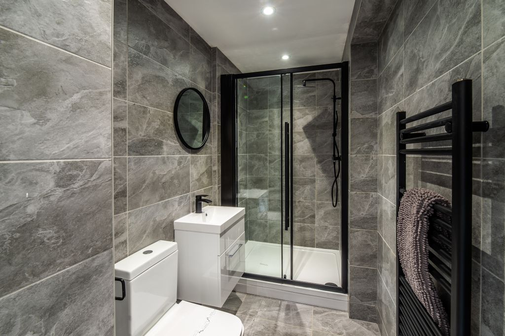 Property photo 2 of 8 Canning Place B214-004