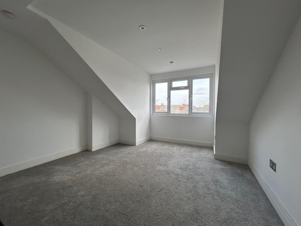 Property photo 2 of 9 Loft