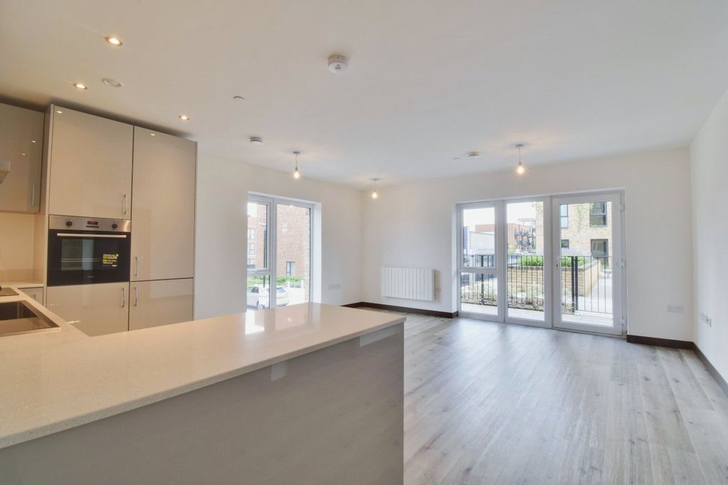 Property photo 3 of 10 Picture No. 12