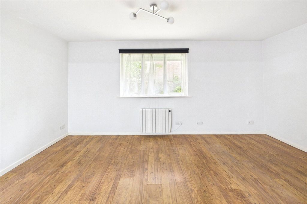 Property photo 3 of 10 Picture No. 03