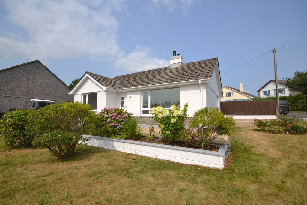 Property photo 1 of 10 Front View