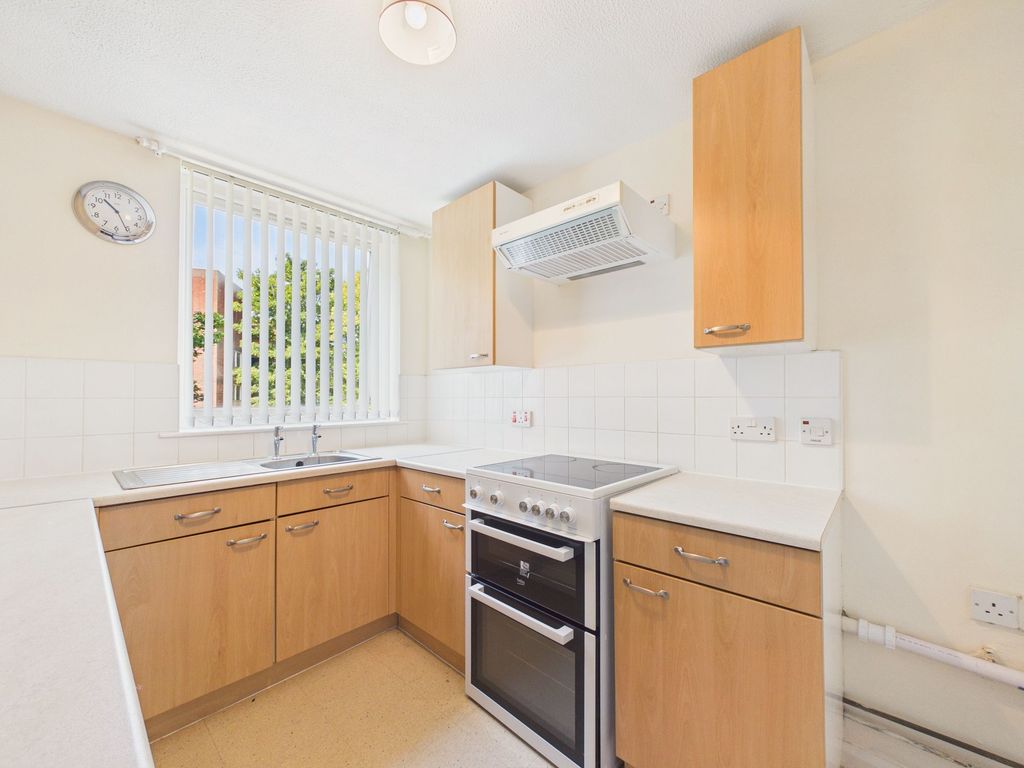 Property photo 2 of 9 Kitchen