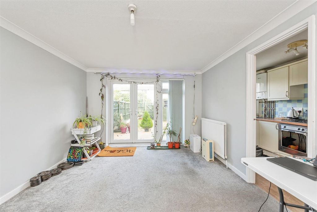 Property photo 2 of 10 Queens9Of24.Jpg