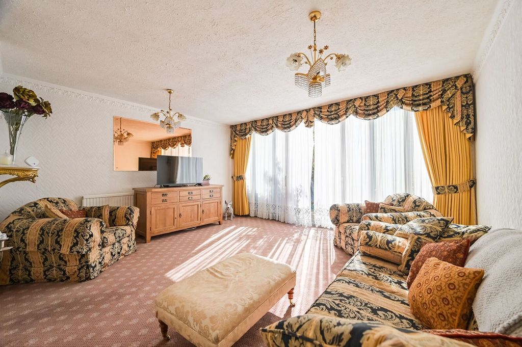Property photo 1 of 19