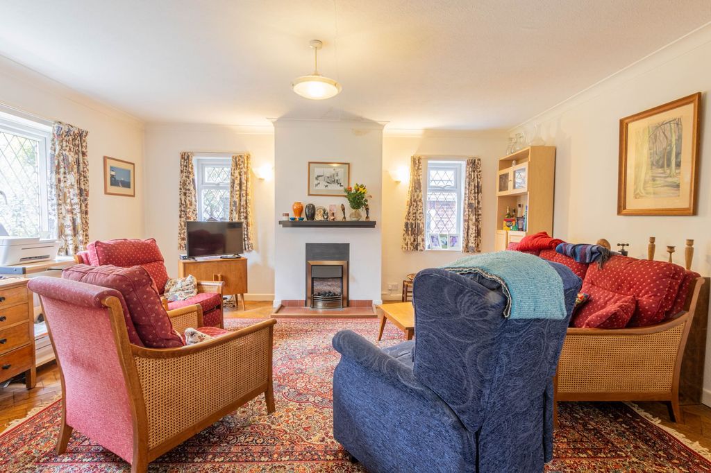 Property photo 3 of 35