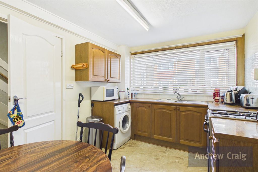 Property photo 3 of 14 Kitchen Diner