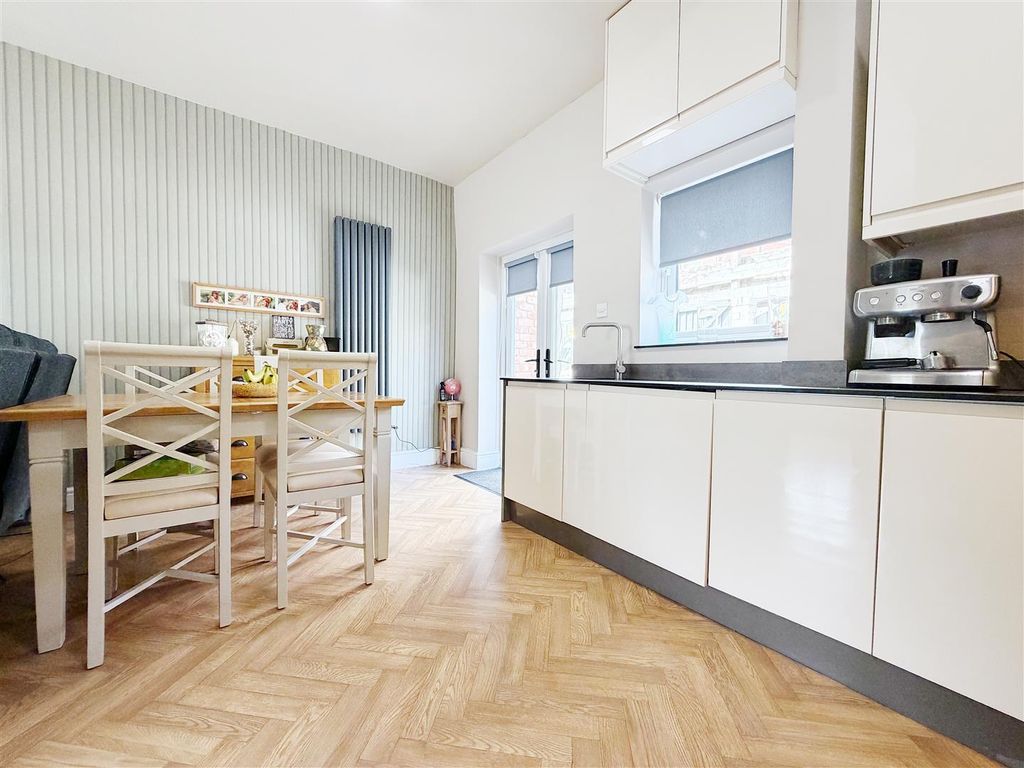 Property photo 3 of 14 -