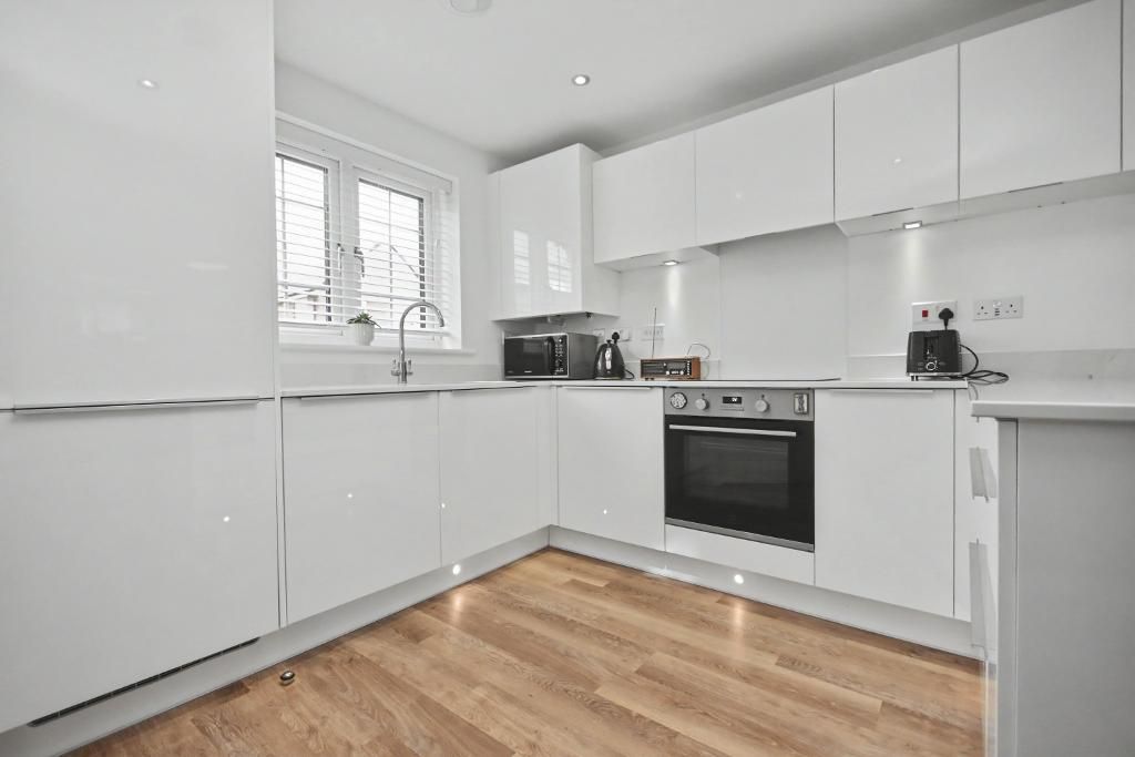 Property photo 2 of 25