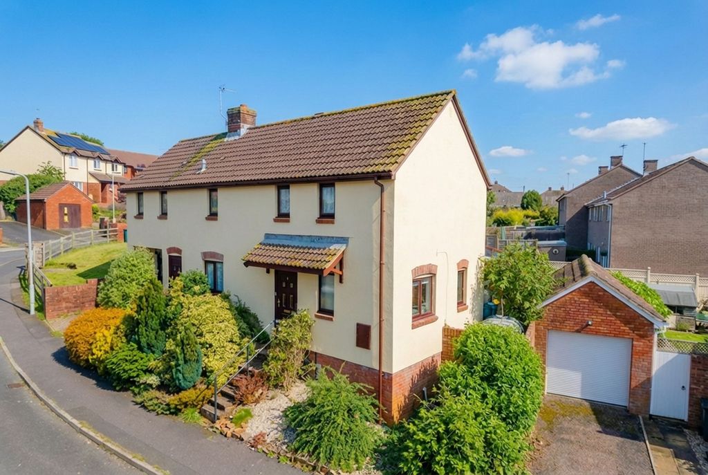 Property photo 1 of 8