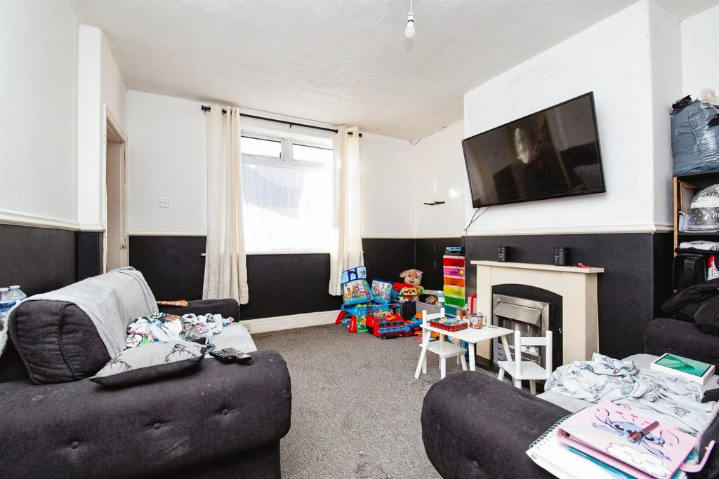 Property photo 2 of 10
