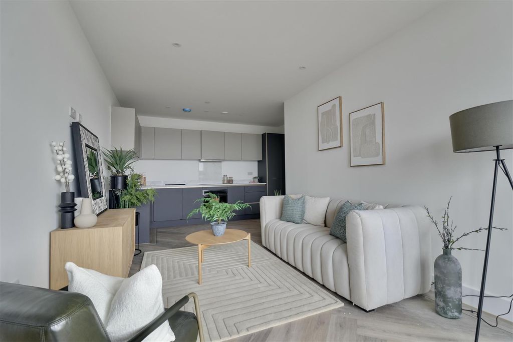 Property photo 2 of 18 7Fdeb7Da-27Af-41C3-B559-7Bc0Dd20B32D_1_201_A.Jpeg