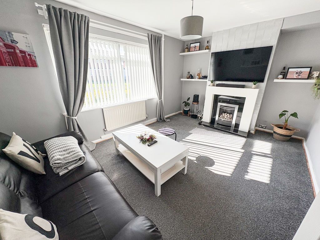 Property photo 2 of 10 Photo 3