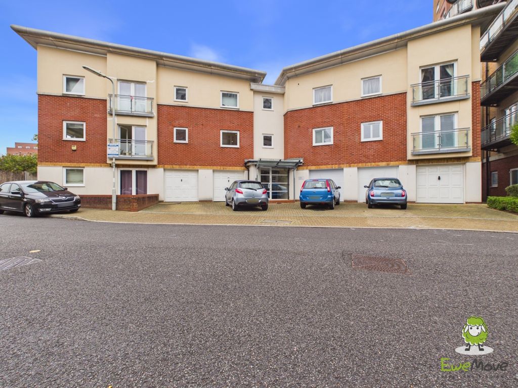 Property photo 1 of 10 Ewemove Basingstoke Winterthur Way External Front