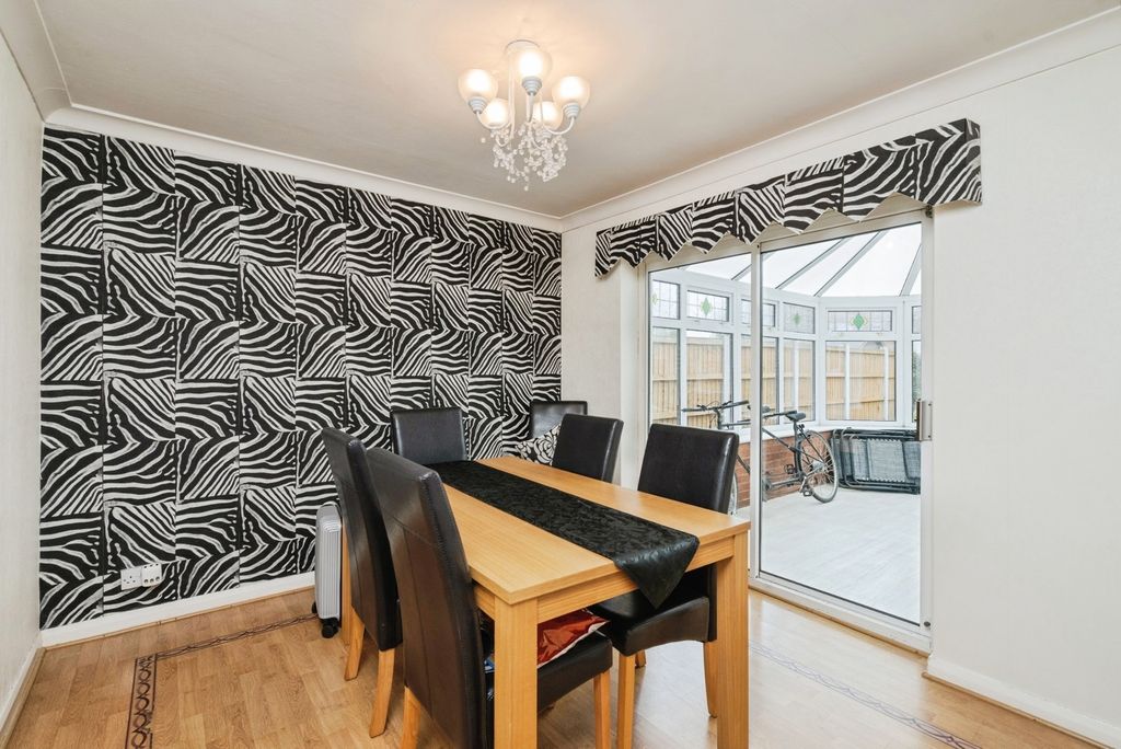 Property photo 3 of 17 Dining Room