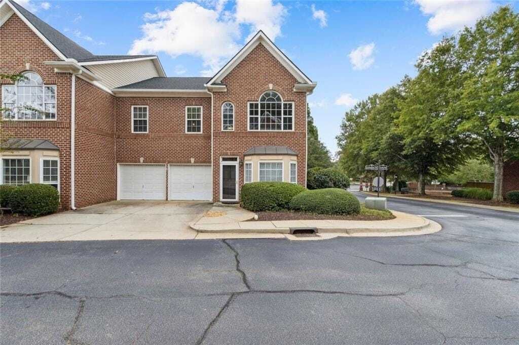 Property photo 1 of 31