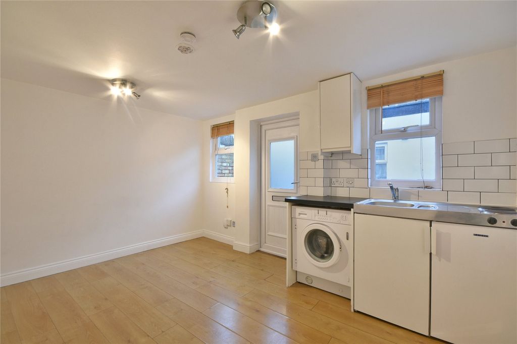 Property photo 1 of 7 Picture No. 15