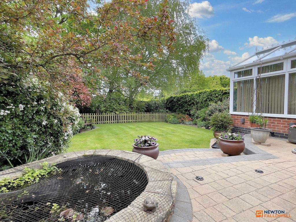Property photo 2 of 36