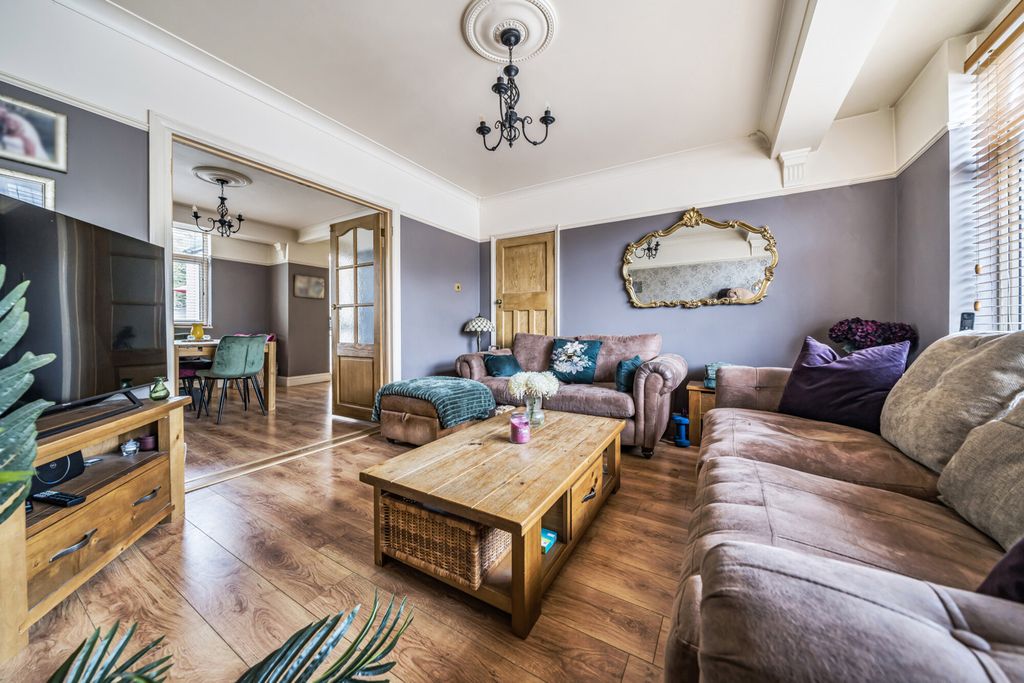 Property photo 3 of 25 1342835-11-68A70B...