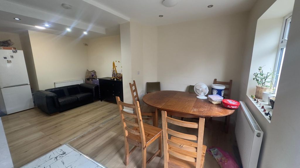 Property photo 3 of 12 Whatsapp Image 2026-03-28 At 11.35.31 Am (1)