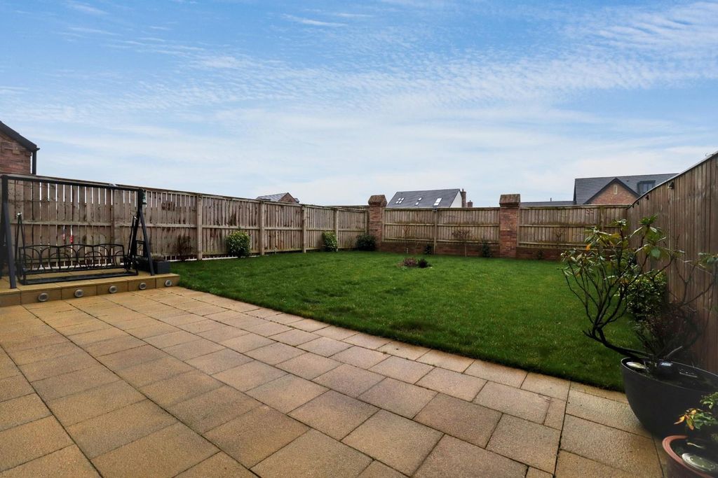 Property photo 2 of 23