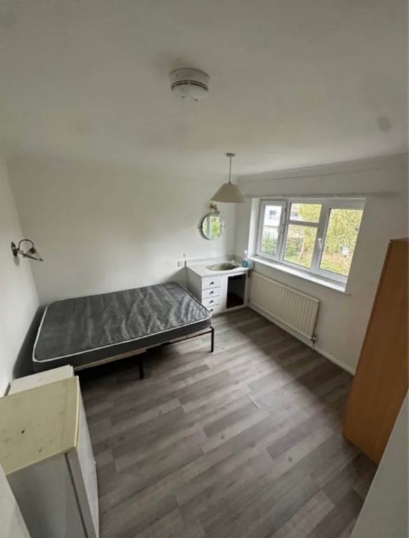 Property photo 1 of 4