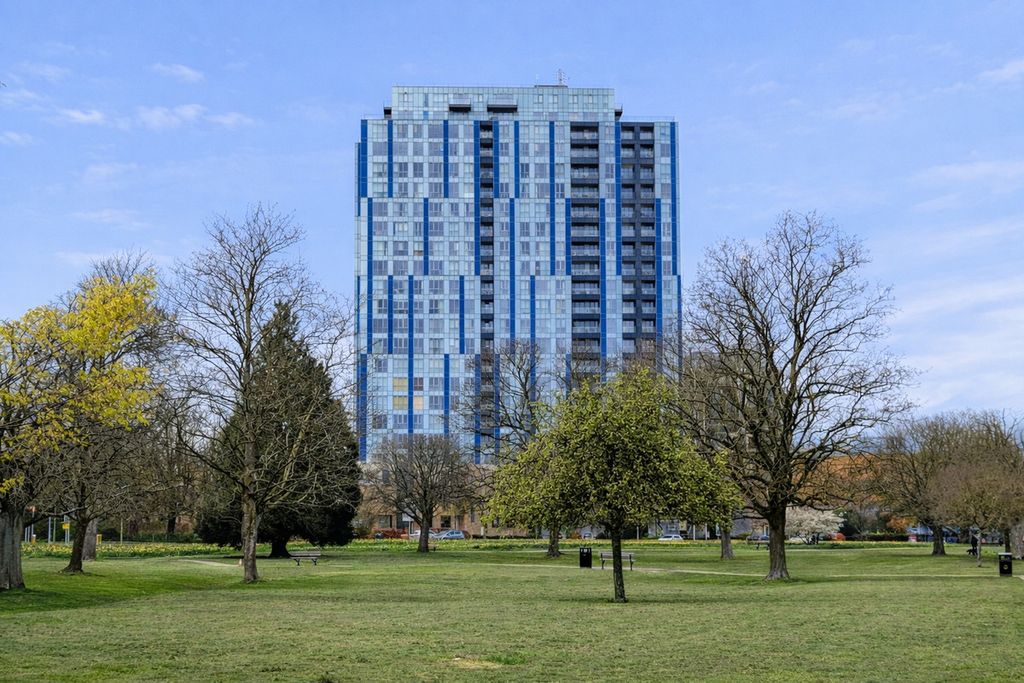 Property photo 1 of 21