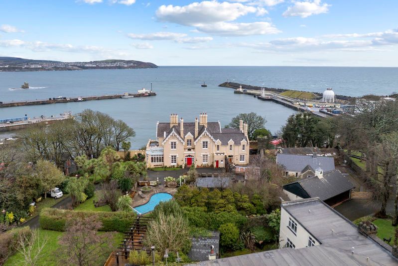 Property photo 3 of 59 Ravenscliffe