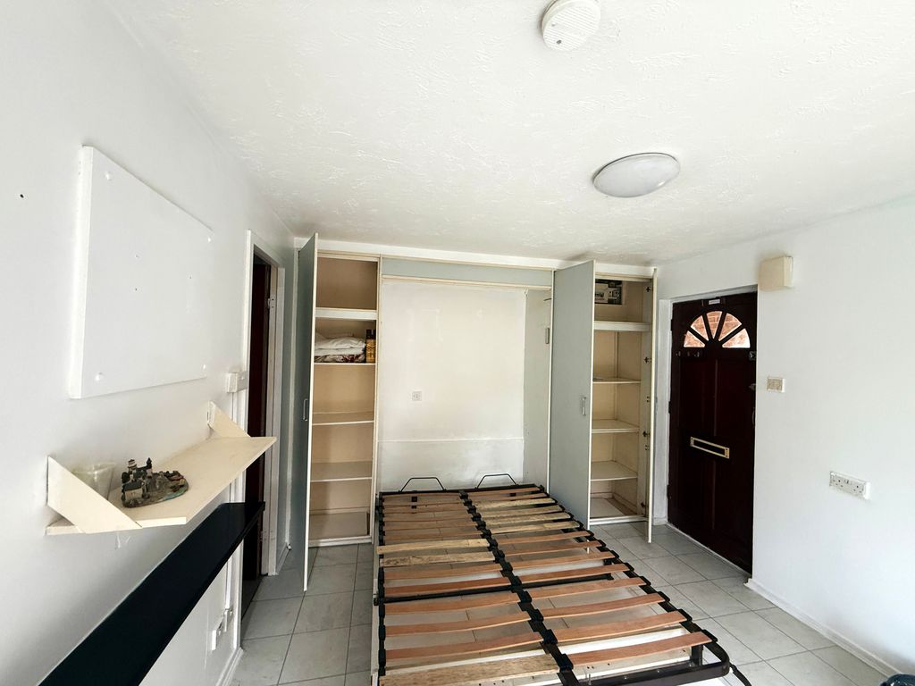 Property photo 1 of 4