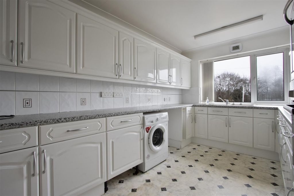 Property photo 3 of 19 Kitchen.Jpg