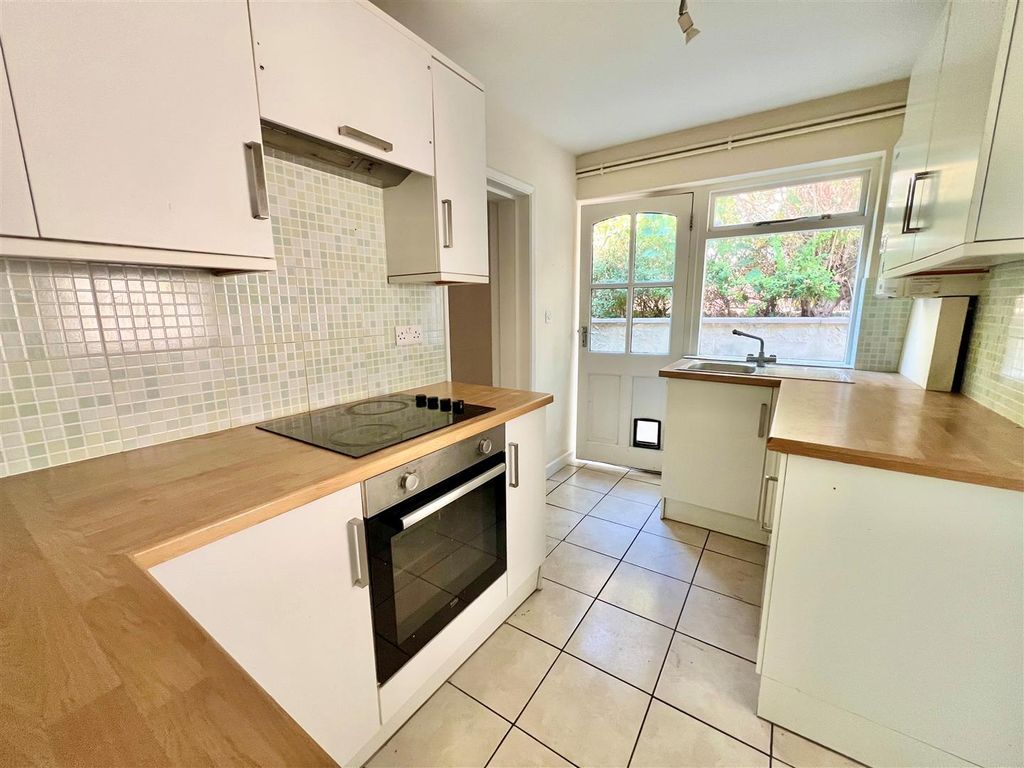 Property photo 3 of 12