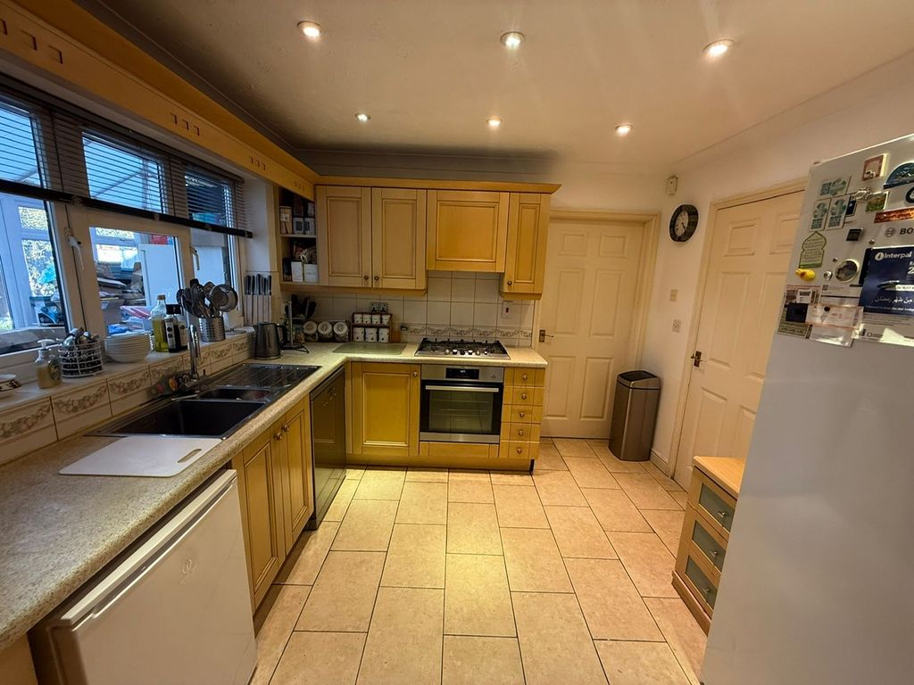 Property photo 2 of 17