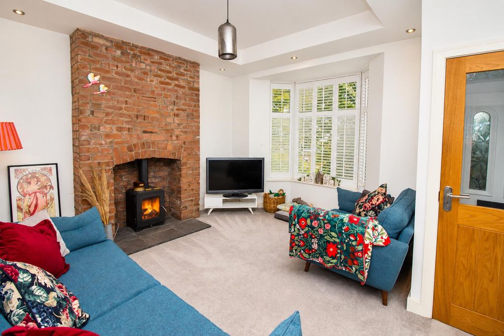 Property photo 2 of 9