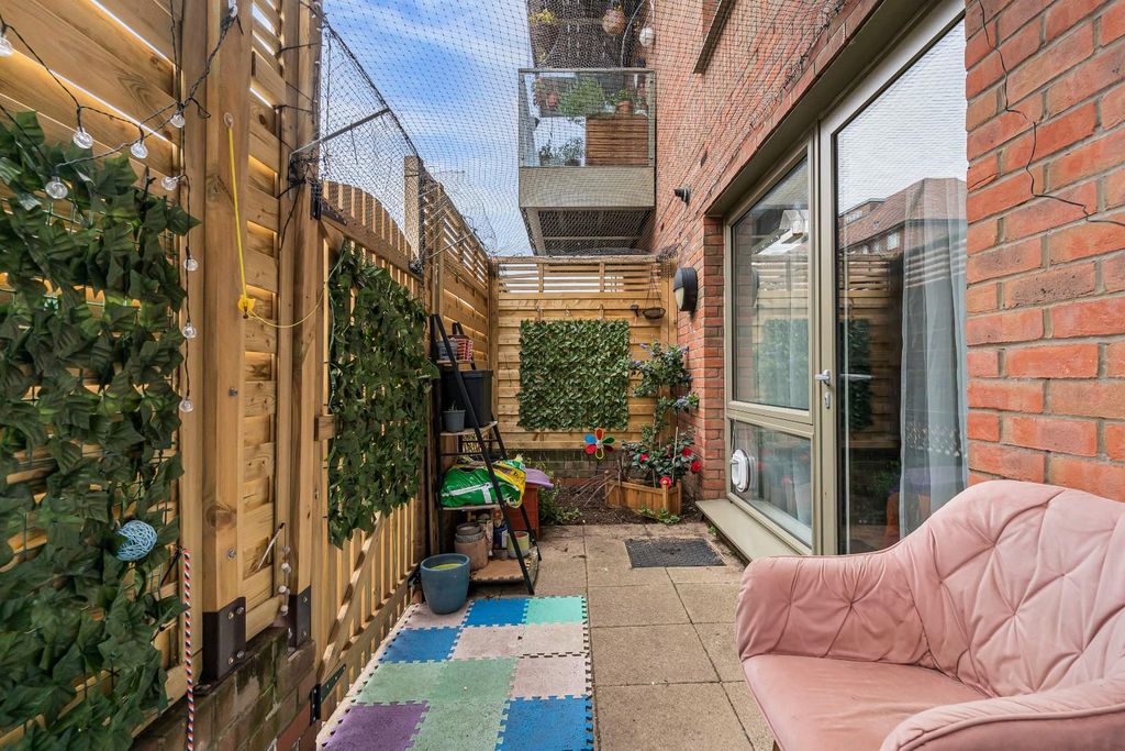 Property photo 1 of 15 15_49676.Jpg