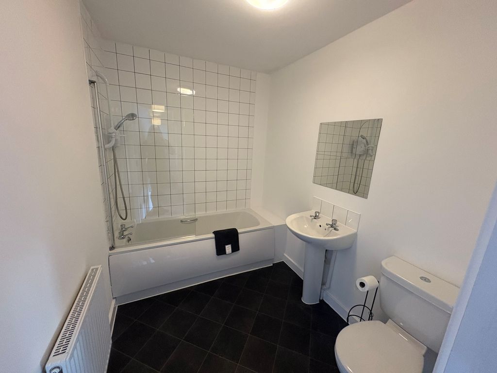 Property photo 2 of 7 1