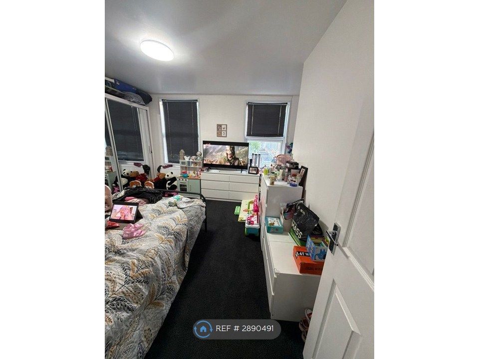 Property photo 3 of 6