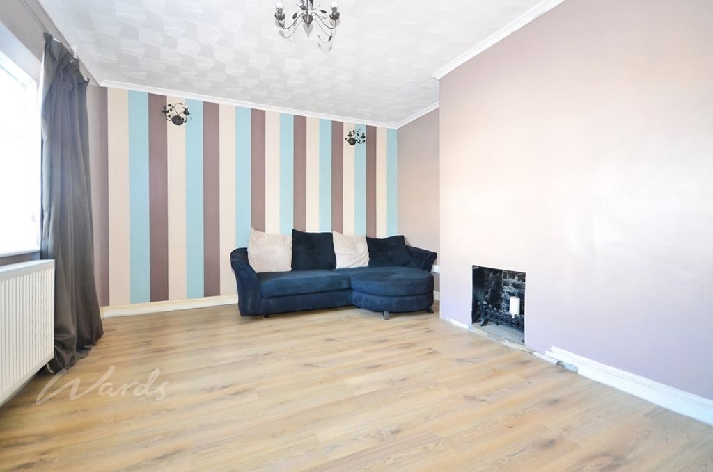 Property photo 3 of 7 Chapel Lounge