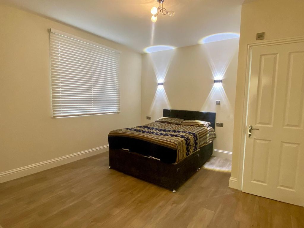 Property photo 2 of 3