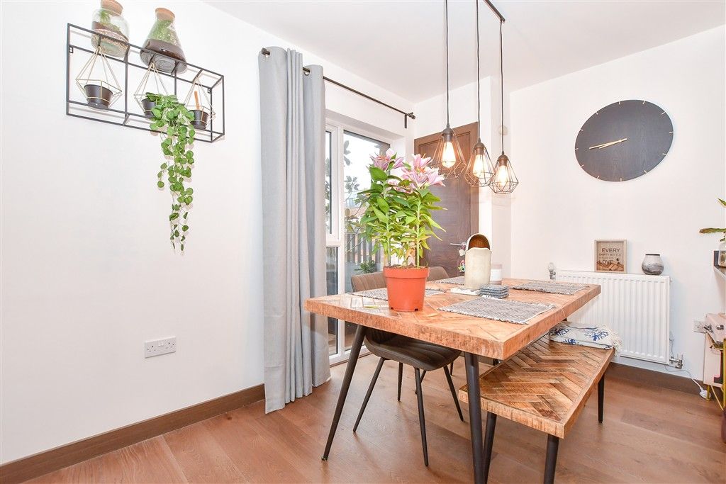 Property photo 1 of 11 Dining Area