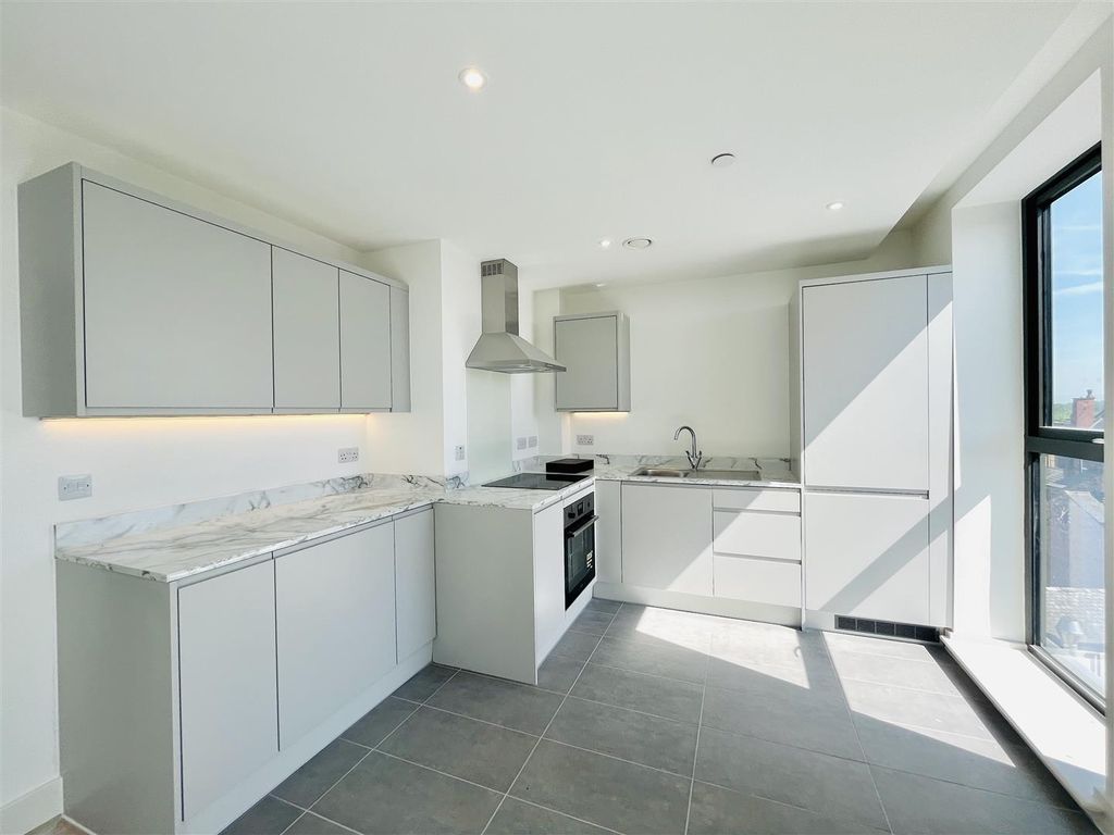 Property photo 3 of 22 Kitchen