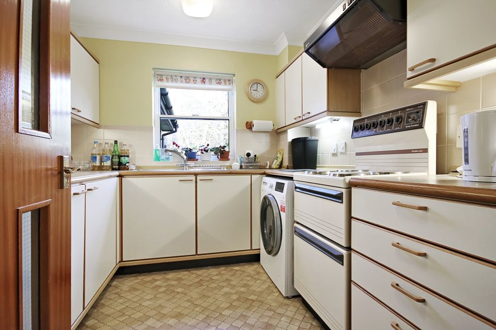 Property photo 2 of 8