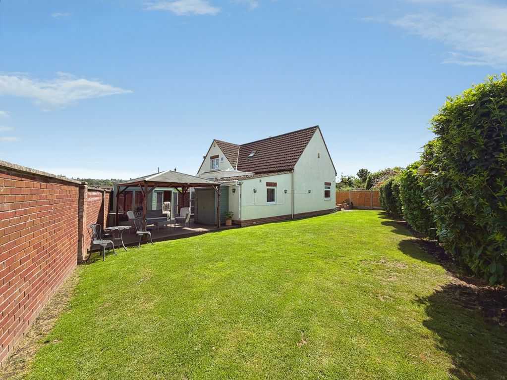 Property photo 2 of 26